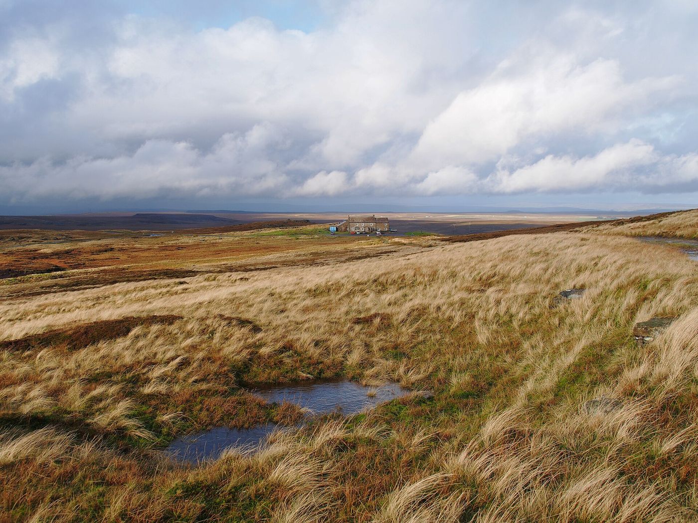 The play unfolds in a single farmhouse kitchen across three successive autumns.